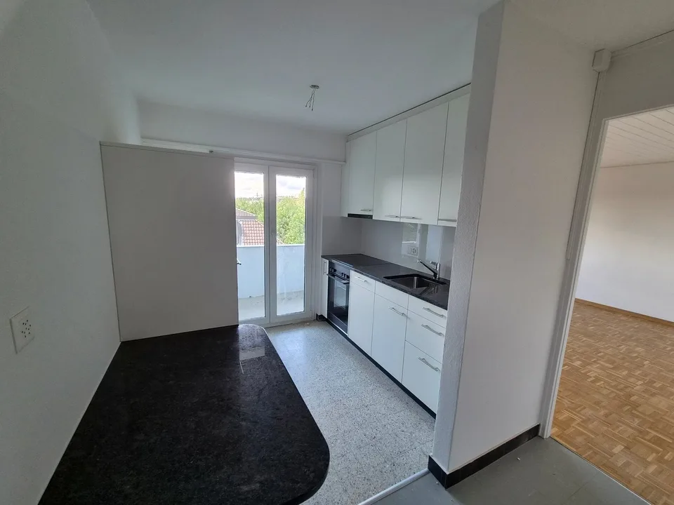 Frisch sanierte 1.5-Zimmer-Wohnung an zentraler Lage in Schönbühl