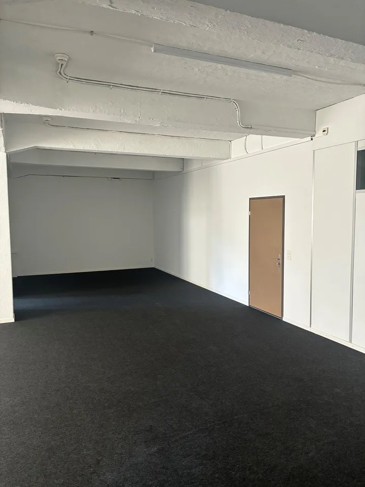 Spazio commerciale a Weisslingen