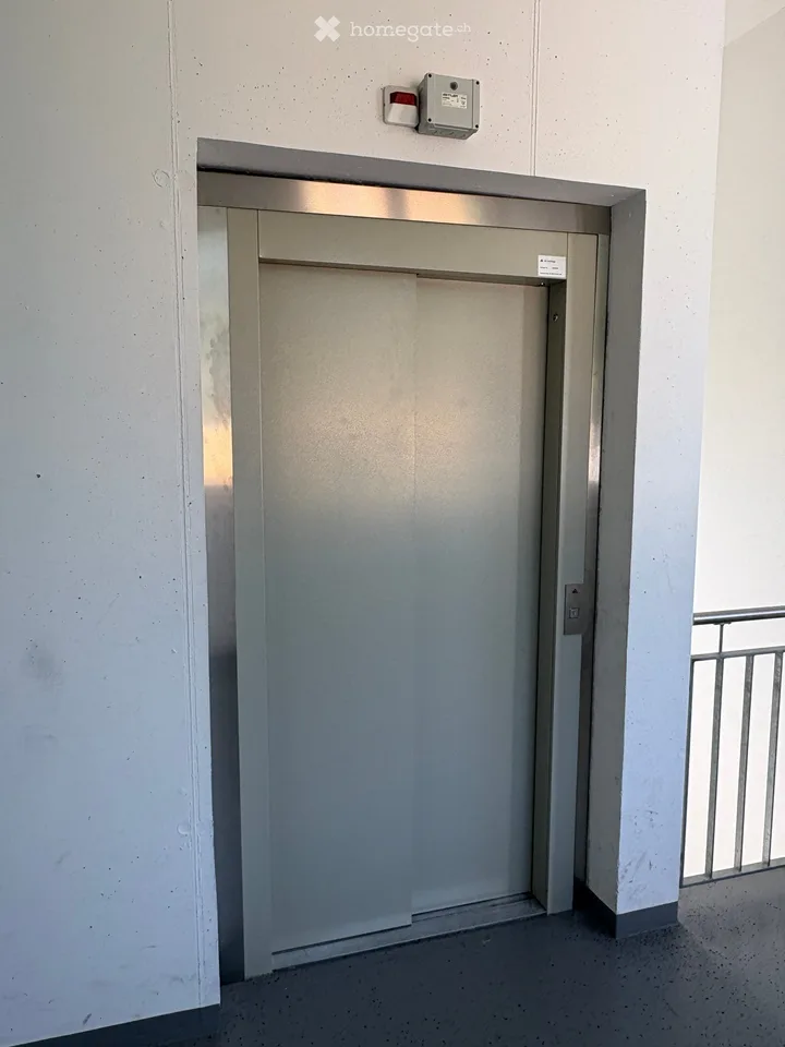 Versatile 240 m² Retail Space for Rent in Buchs SG – Immediately Available