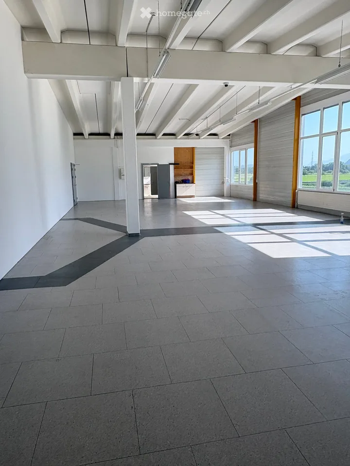 Versatile 240 m² Retail Space for Rent in Buchs SG – Immediately Available