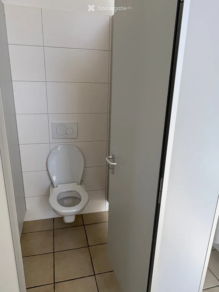 Versatile 240 m² Retail Space for Rent in Buchs SG – Immediately Available