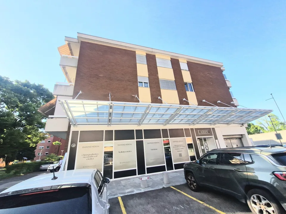 For rent in Ascona - 3 functional offices shared with medical studio