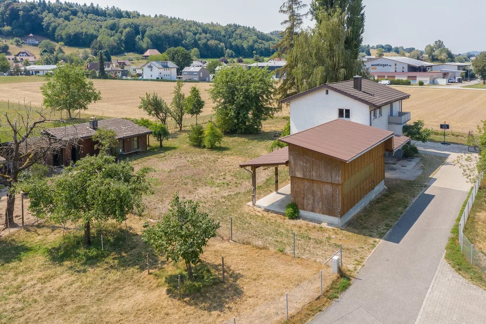 Grande casa unifamiliare con stalla