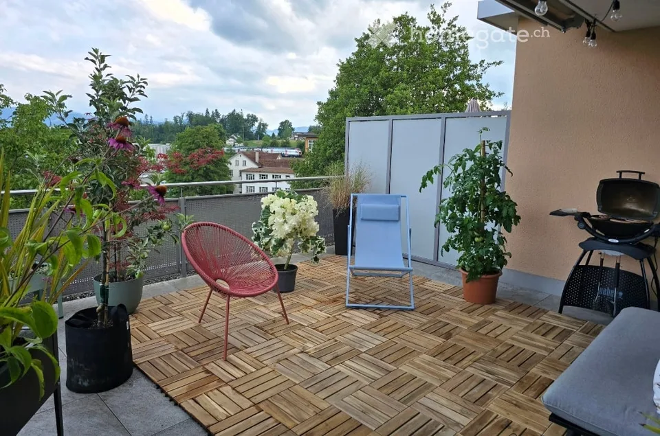 Charming 2.5-room attic apartment in Bubikon – modern, quiet and with a wonderful view