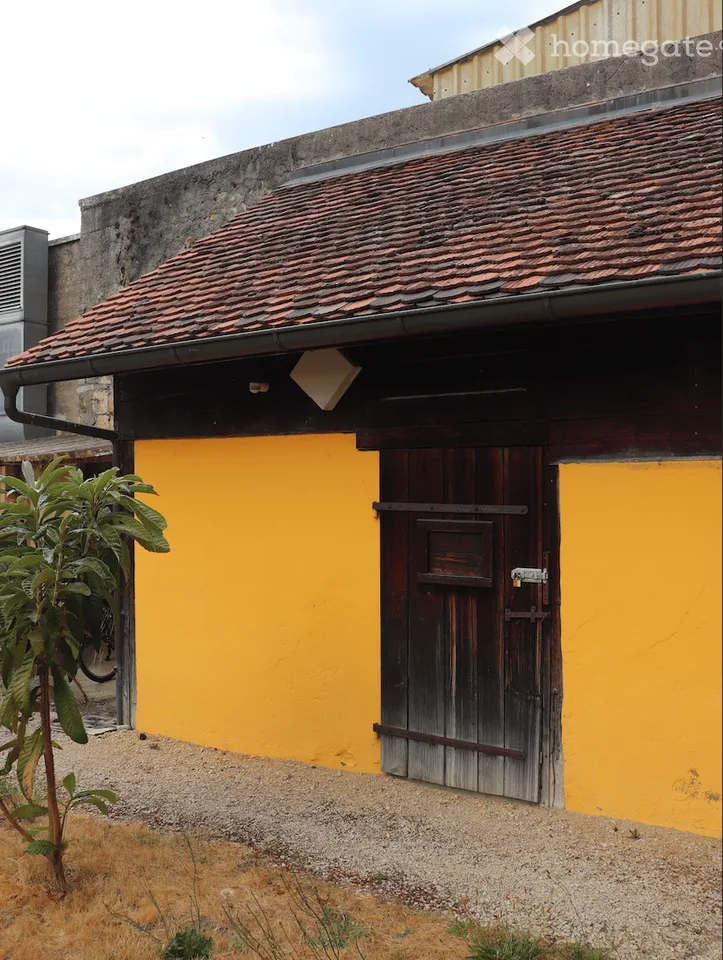 Spacious duplex of 160 m² with private garden, 200 m from Lake Neuchâtel