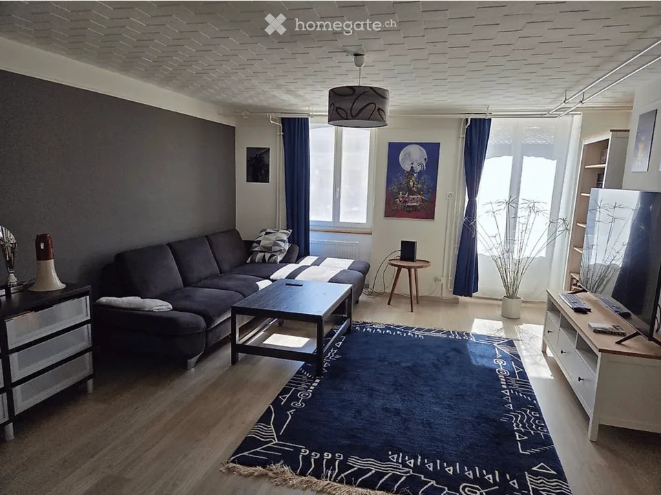 Spacious duplex of 160 m² with private garden, 200 m from Lake Neuchâtel