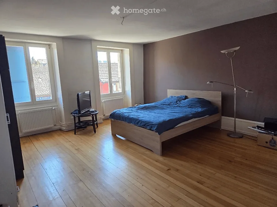 Spacious duplex of 160 m² with private garden, 200 m from Lake Neuchâtel