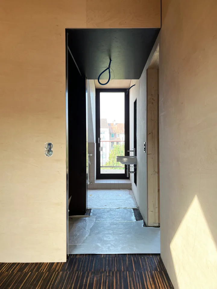 Sanierte Dachwohnung mit Balkon im St. Johann!