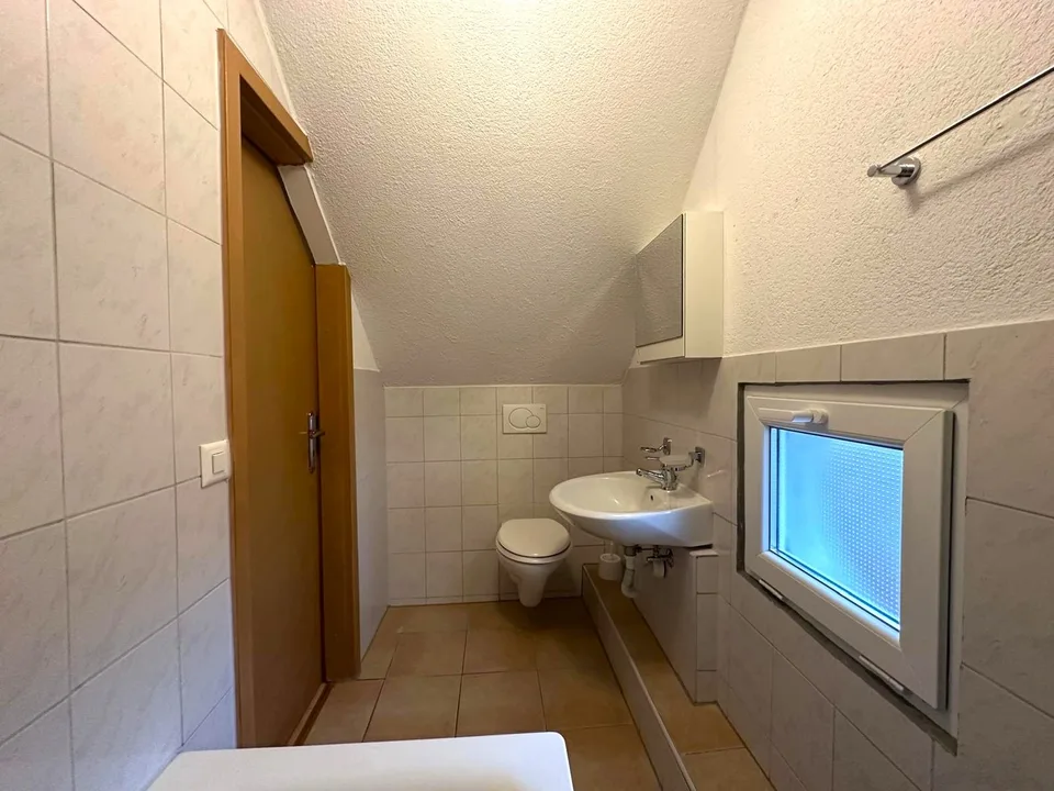 Charmante 2.5-Zimmer-Wohnung im Dachgeschoss in Romanshorn – ab Dezember 2026 verfügbar