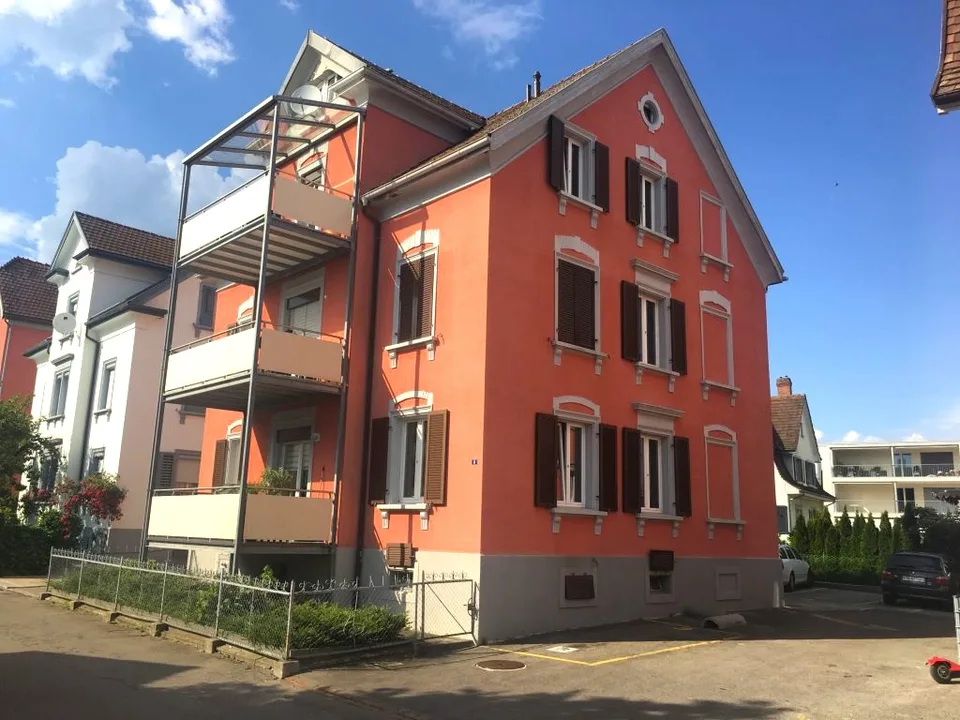 Charmante 2.5-Zimmer-Wohnung im Dachgeschoss in Romanshorn – ab Dezember 2026 verfügbar