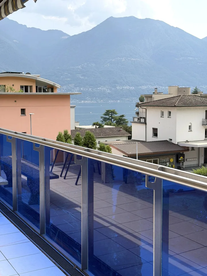 Minusio - Vendesi appartamento curato con grande balcone