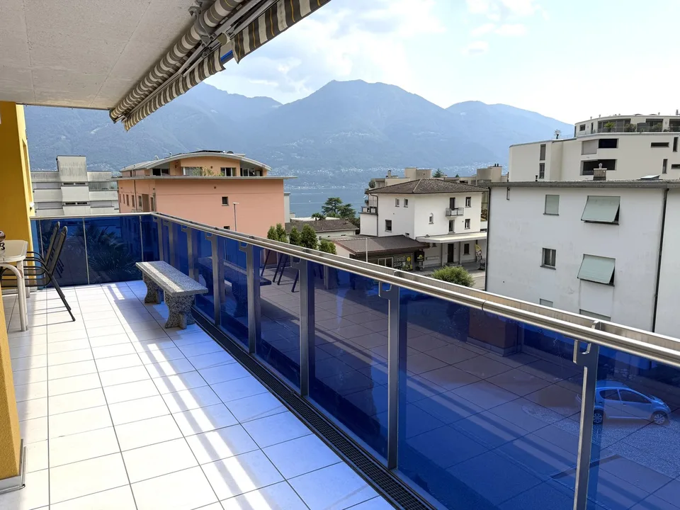 Minusio - Vendesi appartamento curato con grande balcone