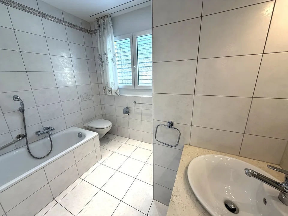 Minusio - Vendesi appartamento curato con grande balcone