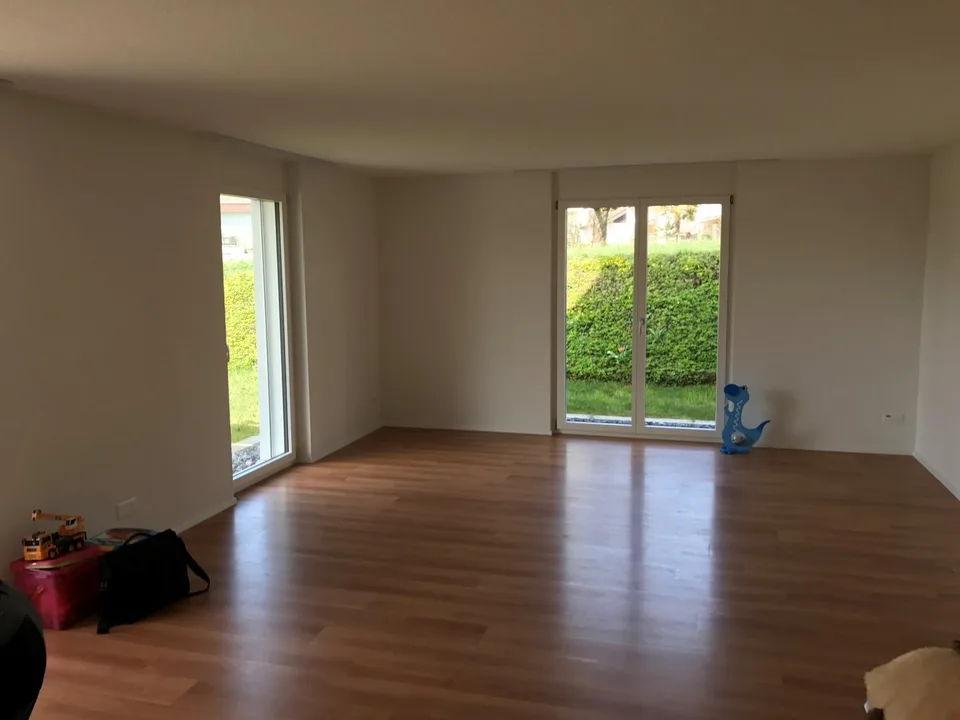 zu vermieten 4.5 Zimmerwohnung mit Gartensitzplatz