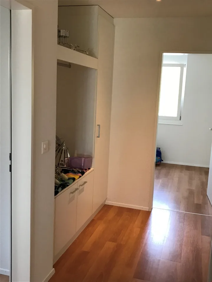 zu vermieten 4.5 Zimmerwohnung mit Gartensitzplatz