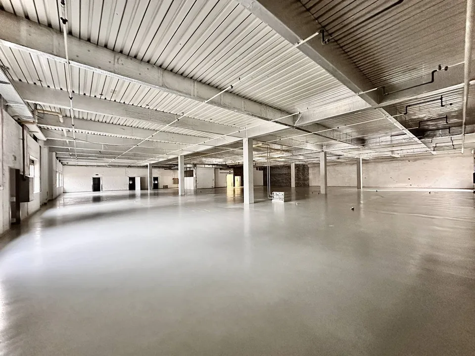 Flexibles Lager, ab 100 m2 zu vermieten in Martigny