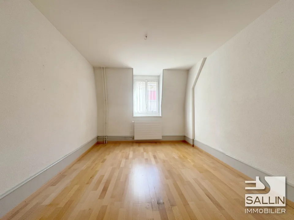 GROßARTIGES 4½ ZIMMERWOHNUNG IN RENOVIERUNG
