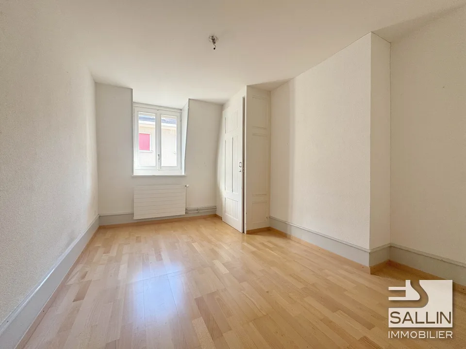 GROßARTIGES 4½ ZIMMERWOHNUNG IN RENOVIERUNG