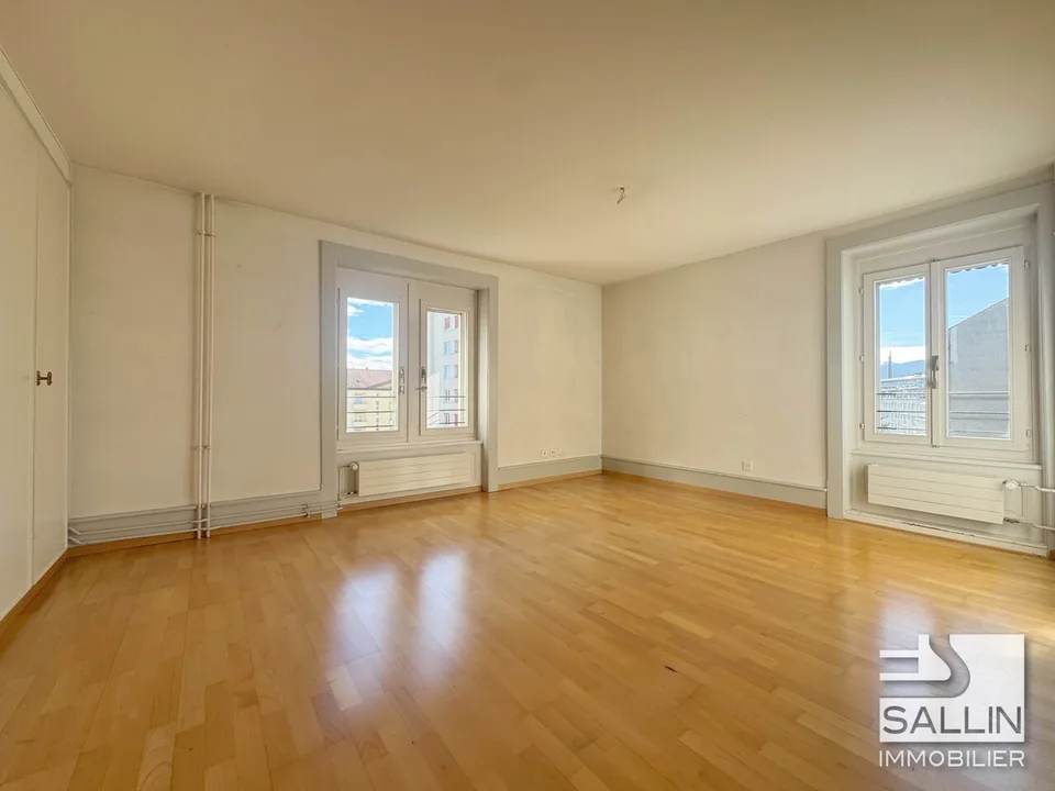 GROßARTIGES 4½ ZIMMERWOHNUNG IN RENOVIERUNG