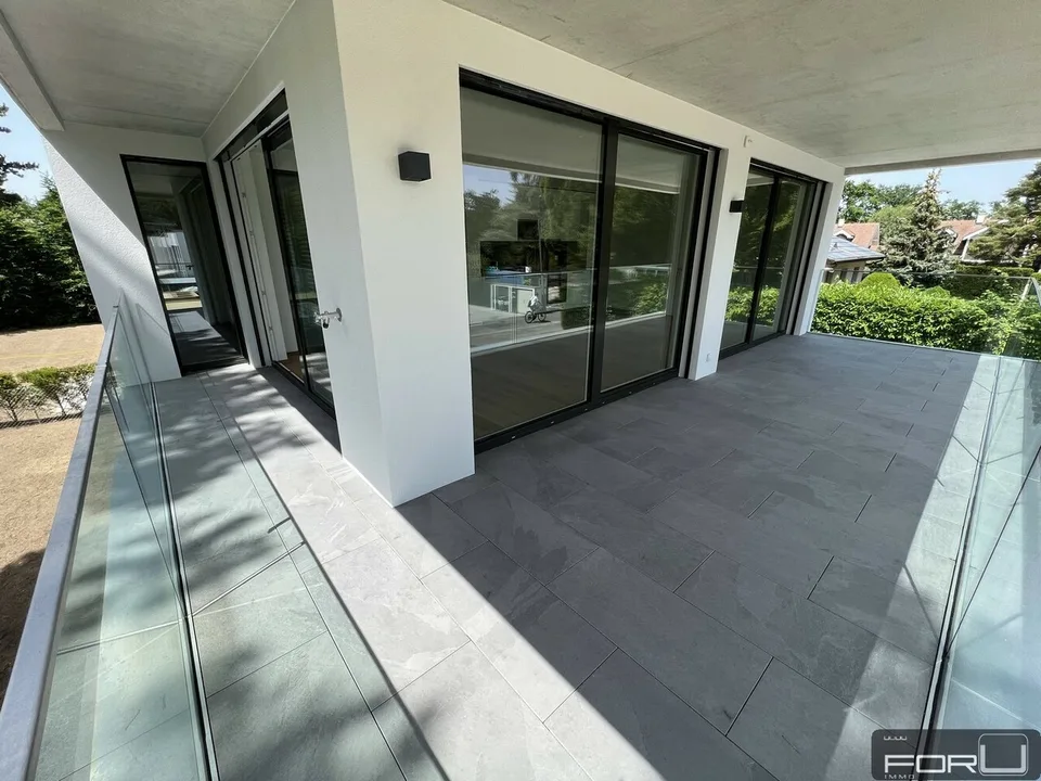 Molto bello appartamento di 4 locali moderno con terrazza a Cologny