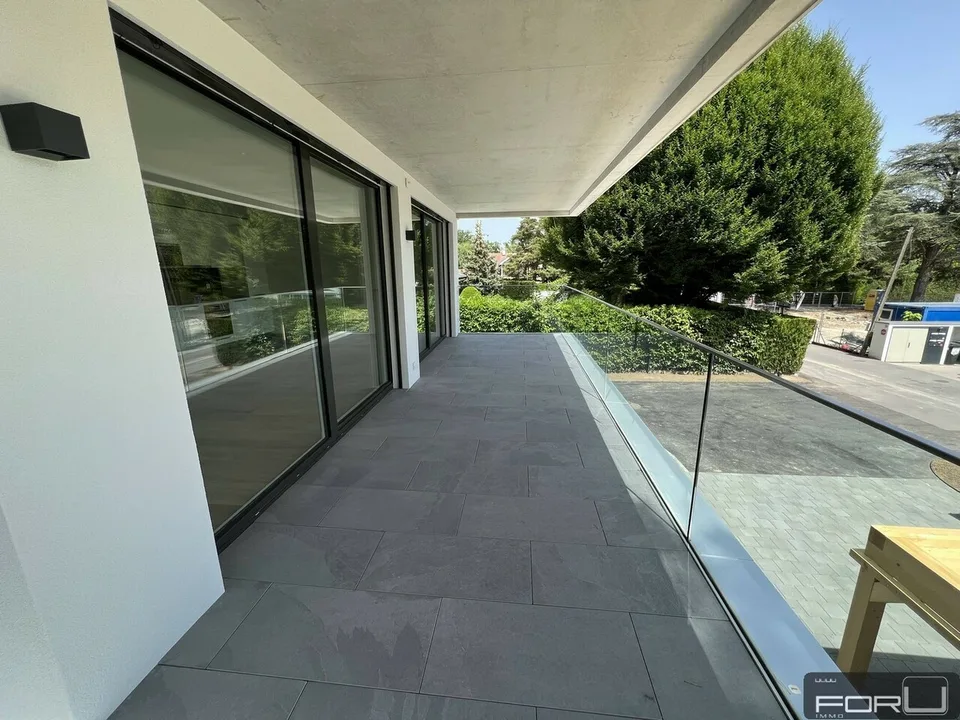 Molto bello appartamento di 4 locali moderno con terrazza a Cologny
