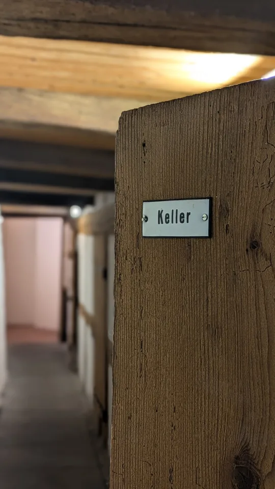 Maison de ville historique avec partie résidentielle et commerciale à Nidau