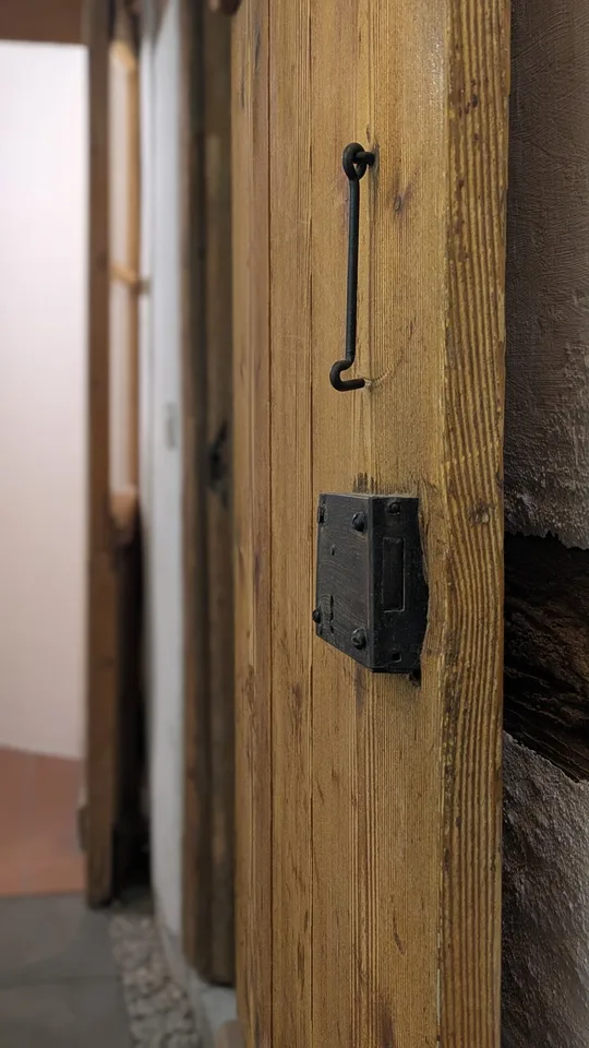 Maison de ville historique avec partie résidentielle et commerciale à Nidau
