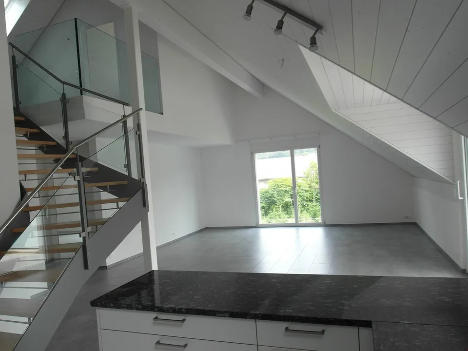 Attraktive 4.5 Zimmer-Maisonettewohnung im Hirschthal