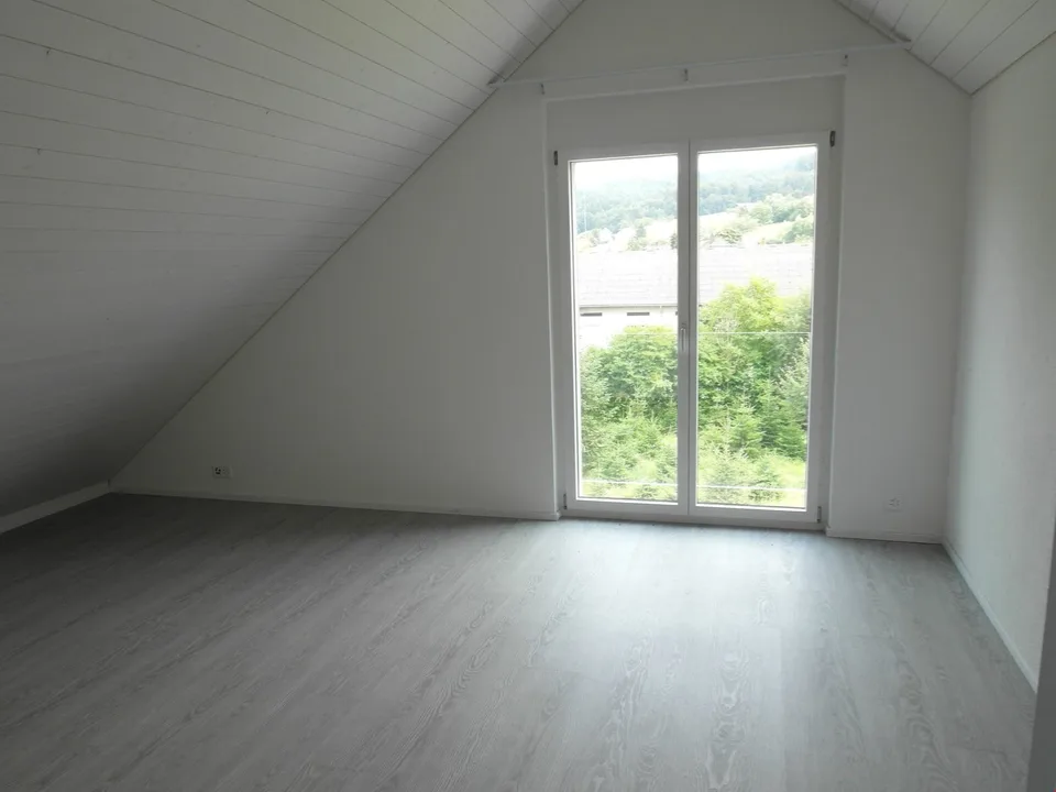 Attraktive 4.5 Zimmer-Maisonettewohnung im Hirschthal
