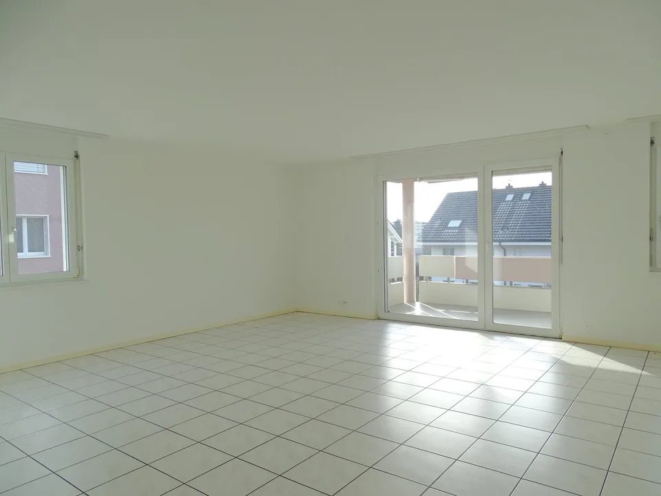 Spacious 4.5-room apartment in a quiet residential area