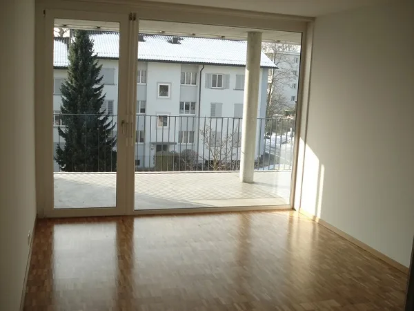Appartement spacieux 2.5 pièces à Zürich-Seebach