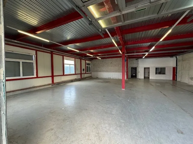 Espace commercial/au détail à Industrie Nord 15 à Sins