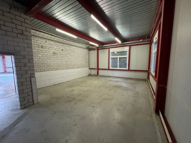 Espace commercial/au détail à Industrie Nord 15 à Sins