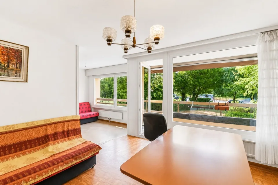 A bright apartment offering great potential