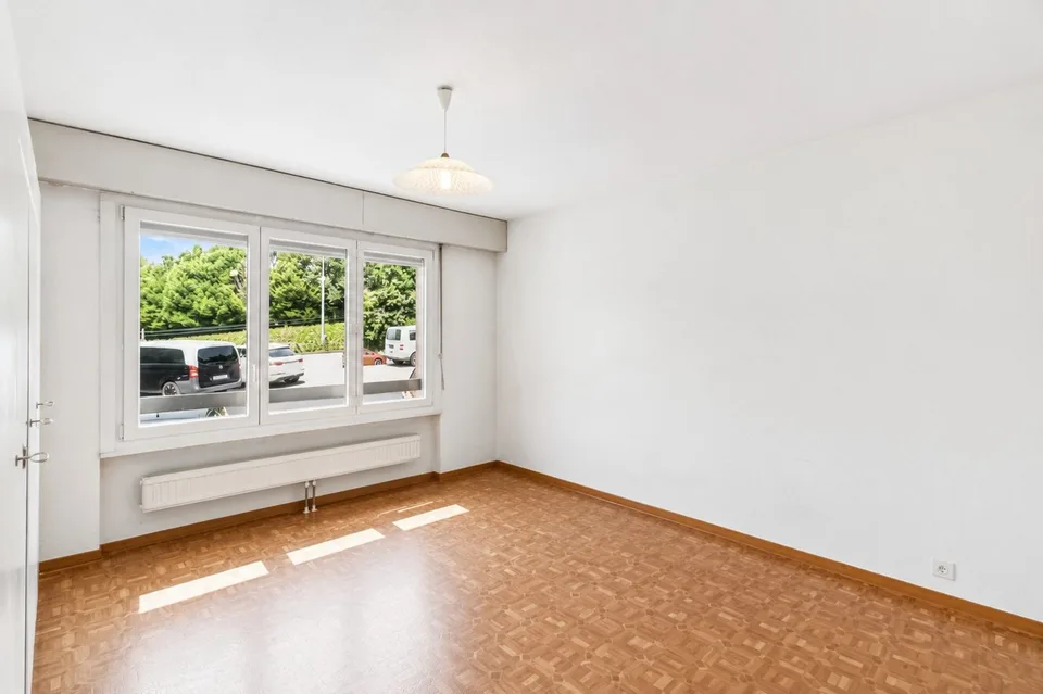 A bright apartment offering great potential