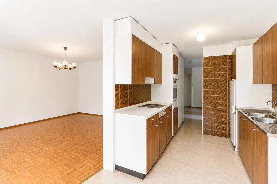 A bright apartment offering great potential