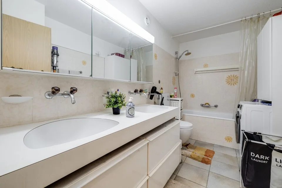 Geräumige und helle 5.5-Zimmer Wohnung mit Weitblick