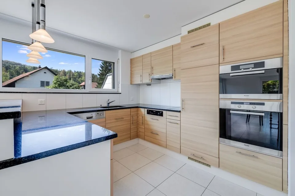 Appartement en attique lumineux avec vue et grande terrasse