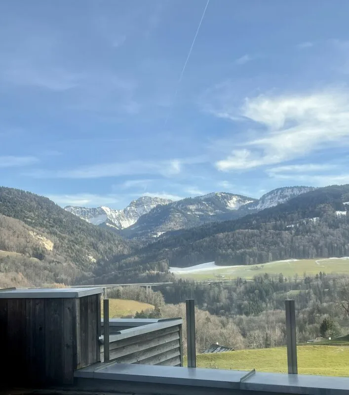 Beautiful architect's house for sale in Châtel-St-Denis with panoramic view