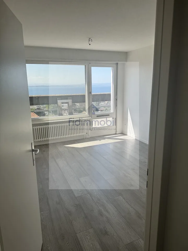 Dachgeschoss mit 5.5 Zimmern und atemberaubendem Blick