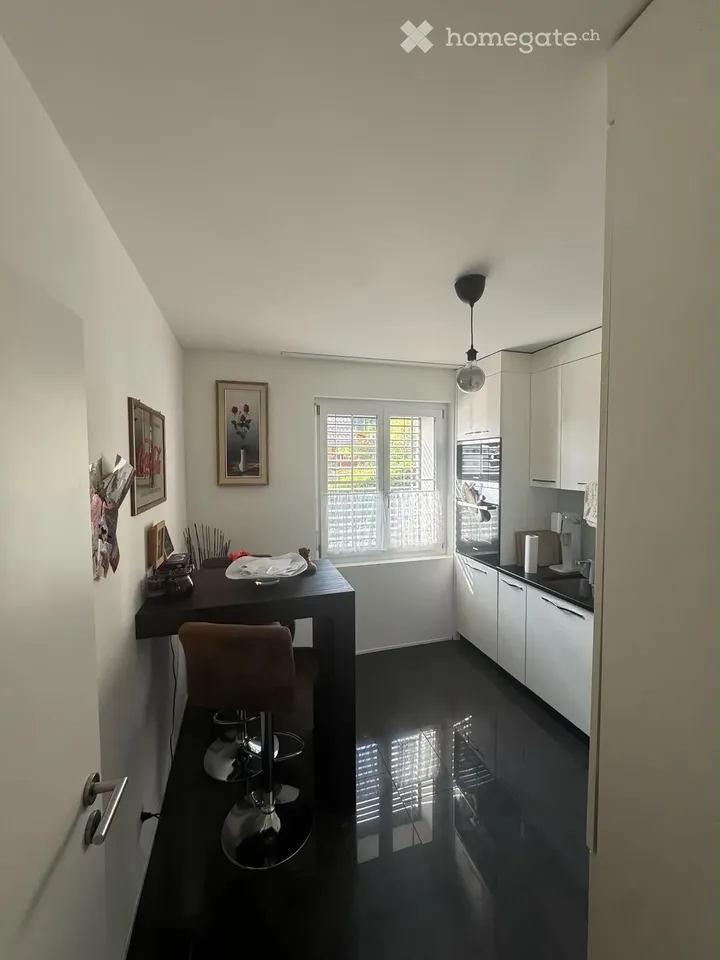Appartement confortable 3 pièces avec balcon et belle vue à Liestal