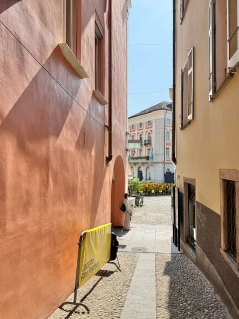Zu vermieten in Locarno (Piazza Grande) - Geschäft auf zwei Ebenen mit Schaufenster