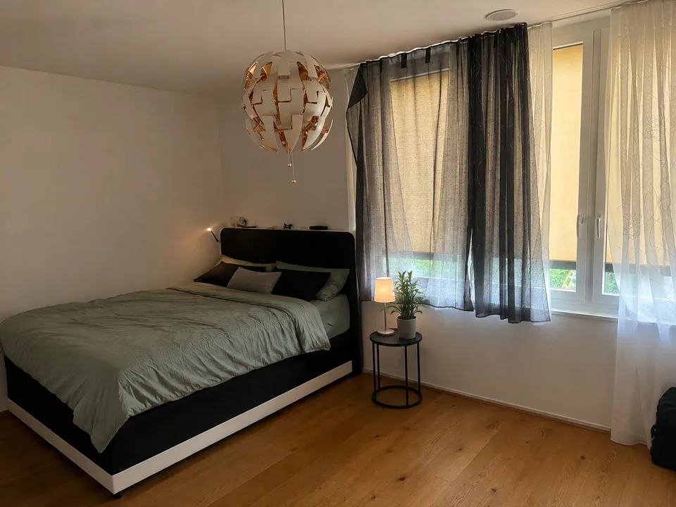 Moderne 4.5-Zimmer-Wohnung mit Balkon und Lift in Jonen
