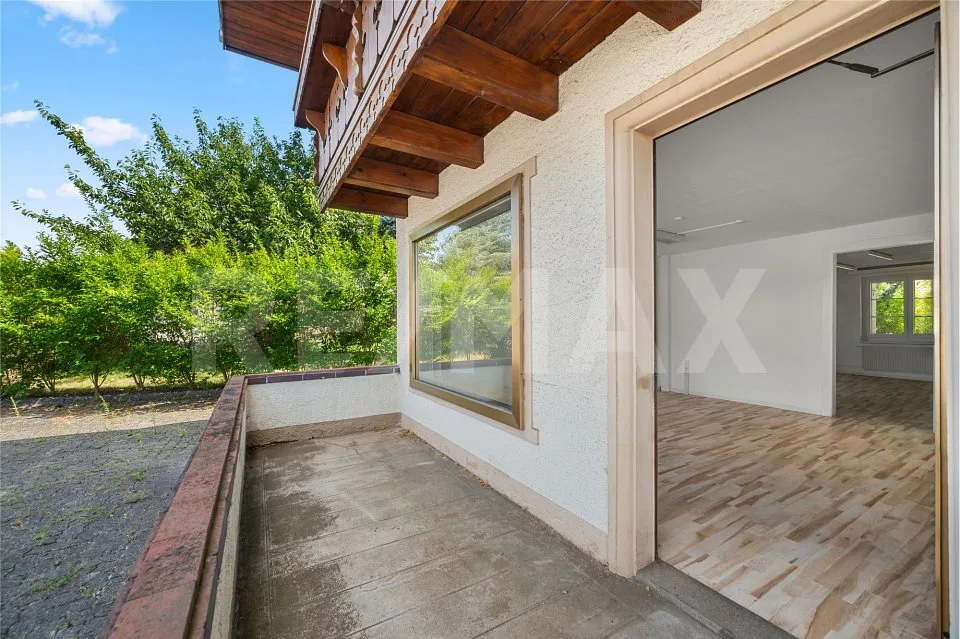 Magnifique grand chalet offrant un grand potentiel au cur de Giffers