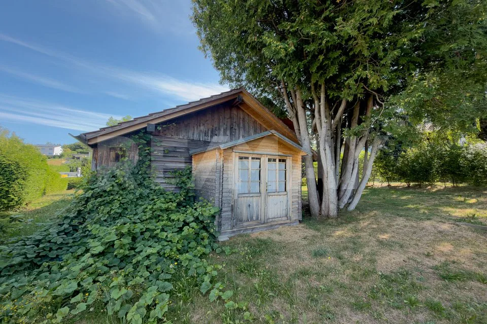 Magnifique grand chalet offrant un grand potentiel au cur de Giffers
