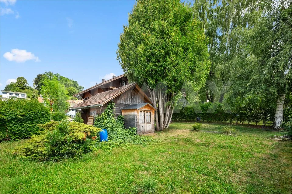 Magnifique grand chalet offrant un grand potentiel au cur de Giffers