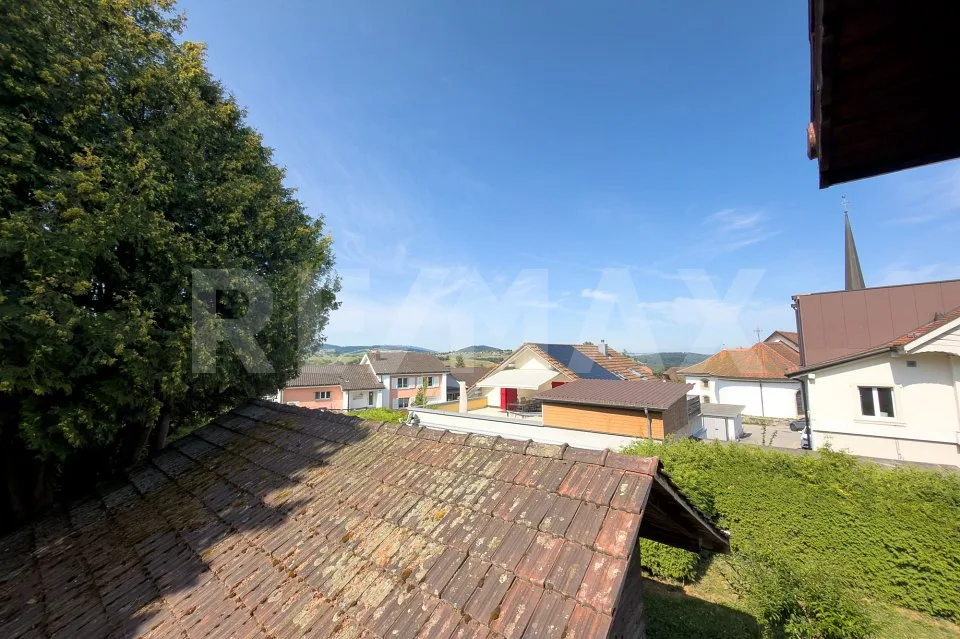 Magnifique grand chalet offrant un grand potentiel au cur de Giffers