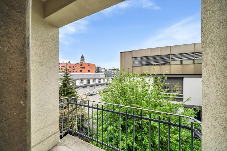 Affascinante appartamento di 3 locali in un edificio storico con balcone a St. Gallen