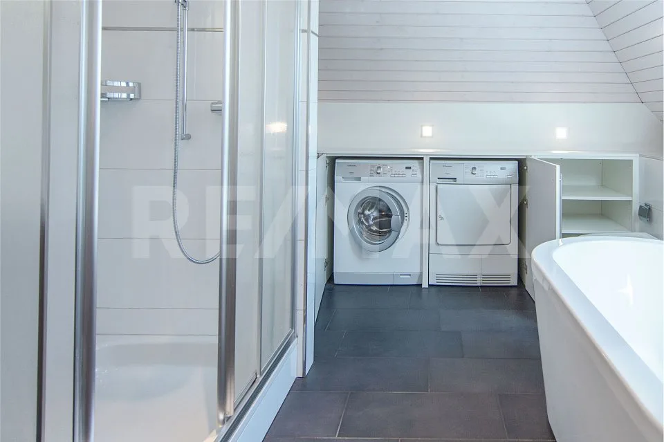 Charmante 3.5-Zimmer-Dachwohnung (keine Weitervermietung möglich) im Schlössli in Vitznau