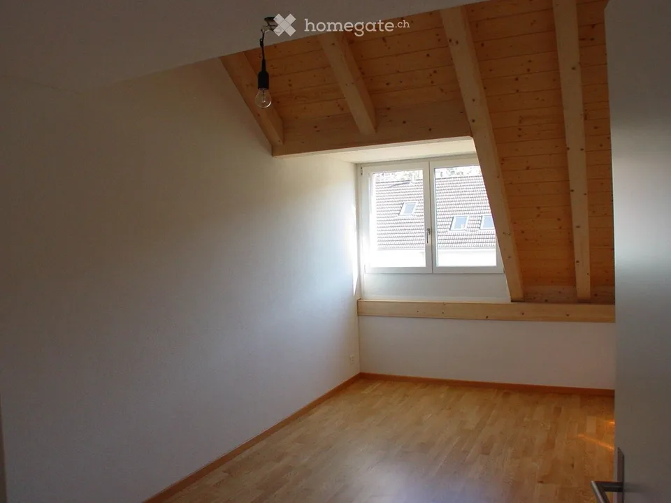 Appartement en duplex de 4,5 pièces ensoleillé – vie rurale, très bien desservi entre Berne et Thoune